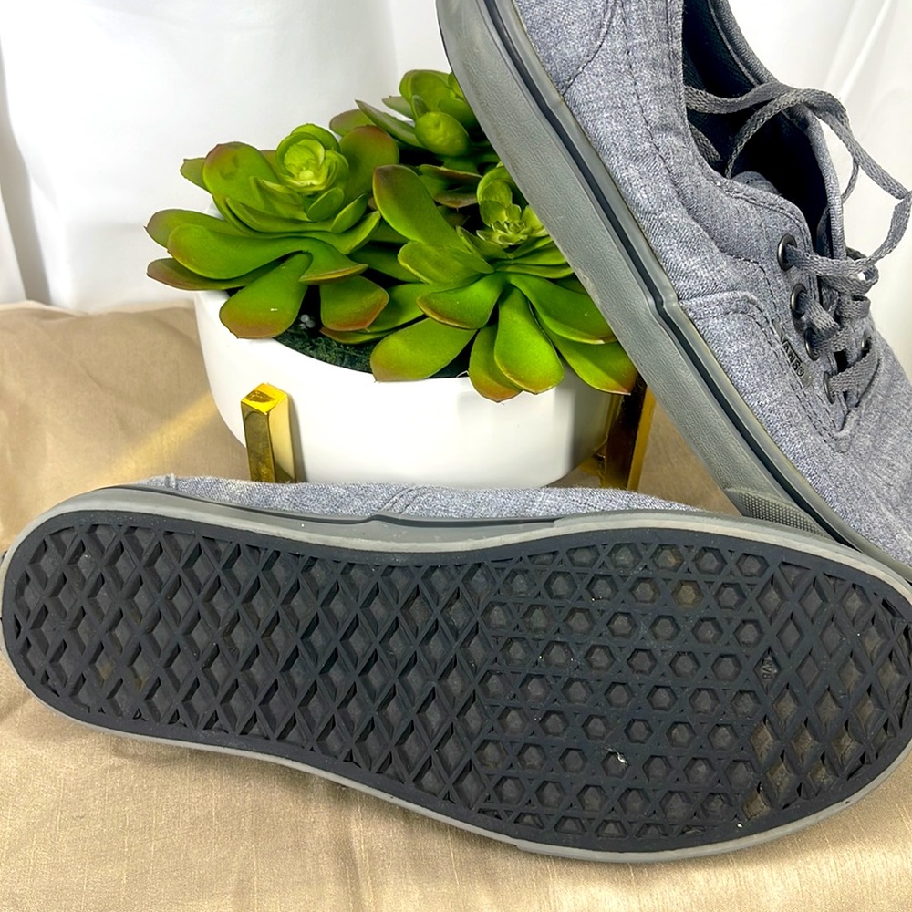 Vans - Picture 5 of 5